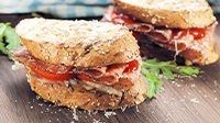 Panino con il salame e peperoni-1