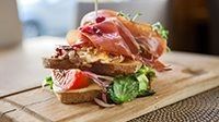 Panino con melanzane e prosciutto crudo-1