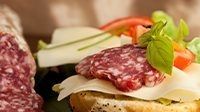 Panino salame fontina e marmellata di fichi_16_9