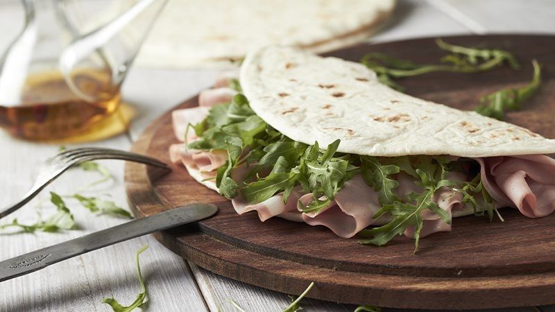 Piadina con mortadella e pesto di pistacchi_16_9