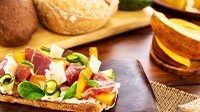 Tartine con prosciutto crudo e verdurine_16_9