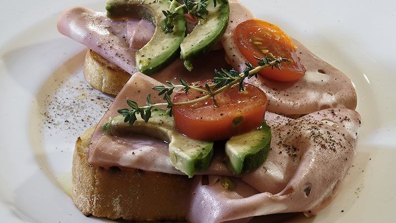 Tartine mortadella e pomodorini-1