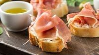 Tartine prosciutto CRUDO robiola e olive_16_9