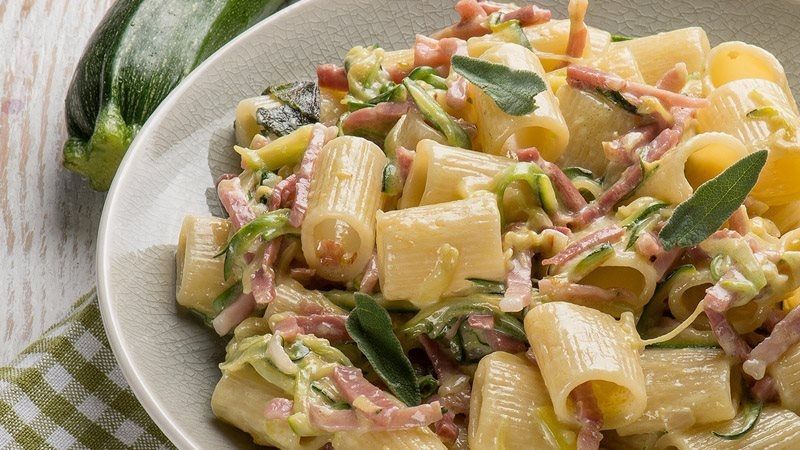 levoni_pasta-zucchine-speck_16_9