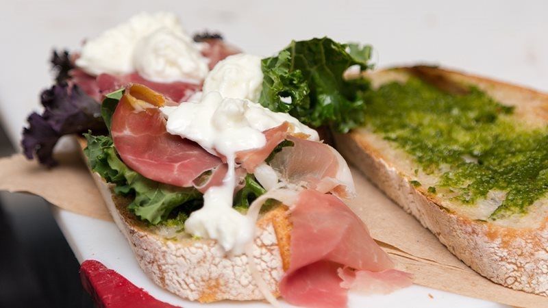 panino crudo basilico e burrata_16_9